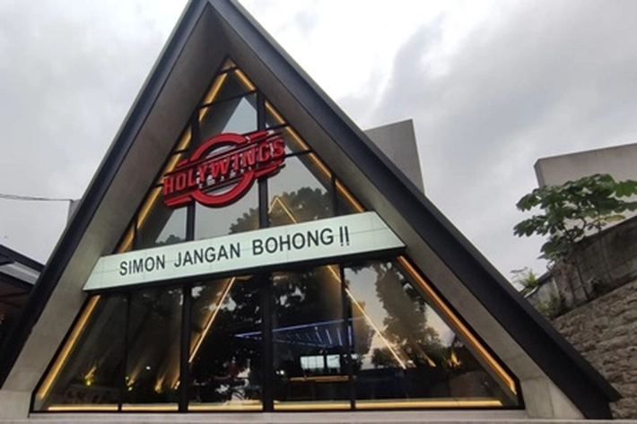 Izin Usaha Holywings Dicabut yang Direkomendasi Disparekraf