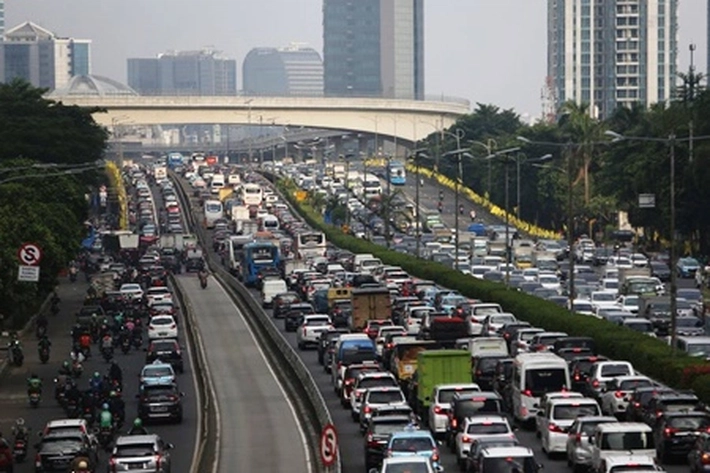 Usulan Perubahan Jam Kerja Dinilai ‘Tidak Efektif’ Atasi Kemacetan di Jakarta