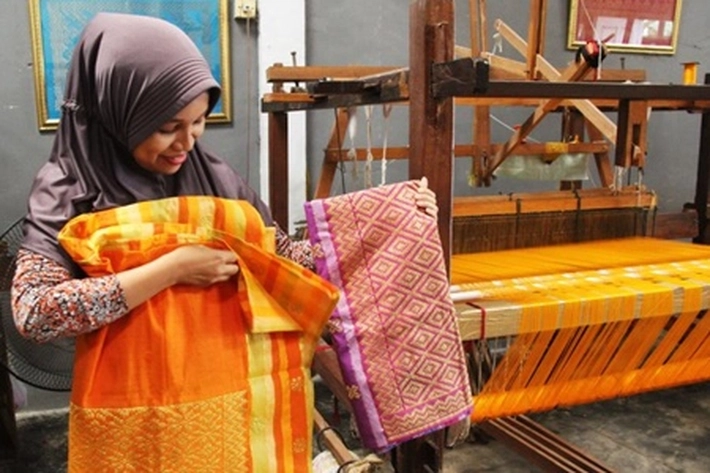 Dekranasda Siak Pamerkan Produk Unggulan Batik dan Tenun di Stand MTQ Riau