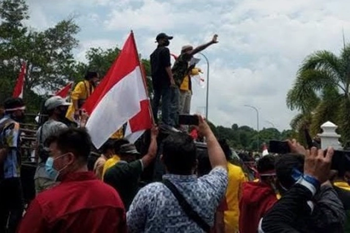 Warga Blokir Jalan Siak-Dayun, 'Memprotes Lahannya Dieksekusi'
