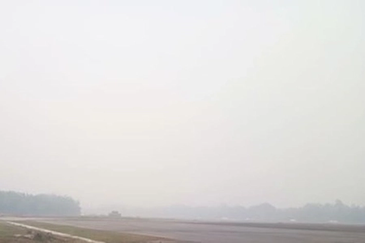 Pendaratan Pesawat Sempat Dialihkan ke Bandara Batam, 'karena Diselimuti Kabut Tebal yang Menjengkelkan'