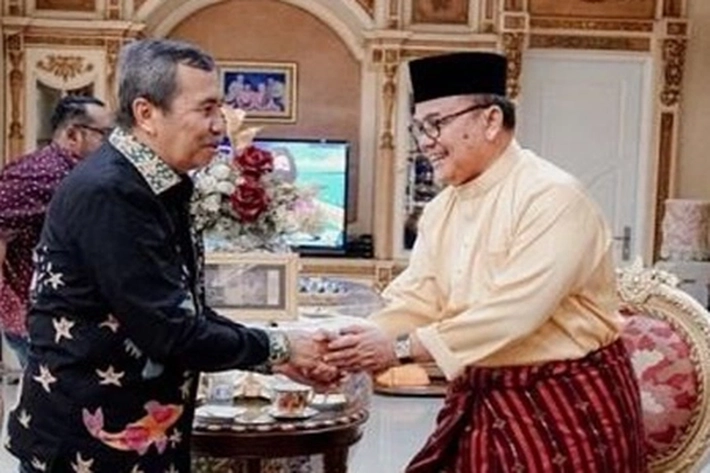 Gubernur, Wagub dan Sekda Riau Jemput Mantan Gubernur Dikediaman, 'untuk Hadiri Hari Puncak Riau'