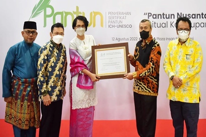 Riau Sabet Sertifikat Pantun dari UNESCO, Gubri: Warisan Budaya Tak Benda Sudah Diakui Dunia