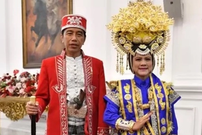 Peringatan 17 Agustus, Presiden Jokowi Pakai Baju Adat Buton