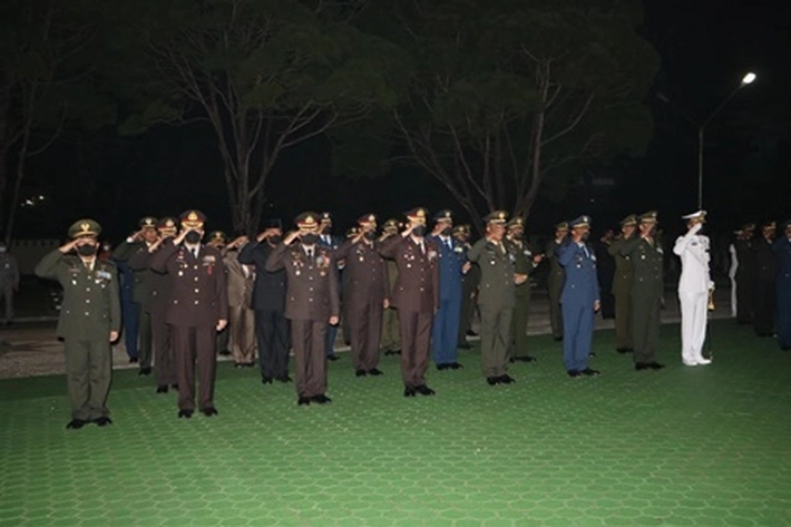 Peringatan HUT RI Ke-77, Danlanud Rsn Hadiri AKRS di TMP Kusuma Dharma 