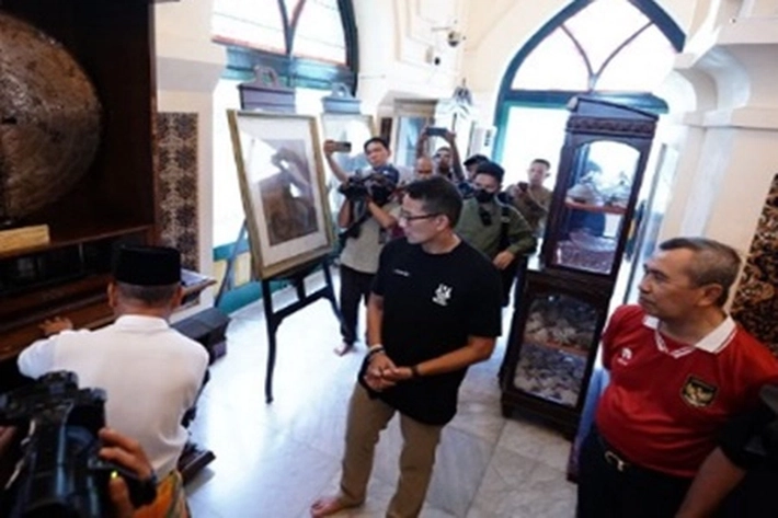 Menparekraf Kunjungi Istana Siak, 'yang Bisa jadi Penggerak Kebangkitan Pariwisata dan Ekonomi Kreatif'