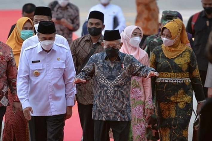 Wapres RI Maaruf Amin dan Istri Tiba di Riau, 'untuk Resmikan BRK Syariah'