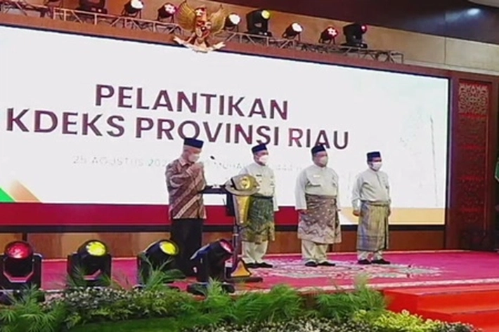 Gubri Syamsuar Dilantik Sebagai Ketua KDEKS yang Disaksikan Wapres RI