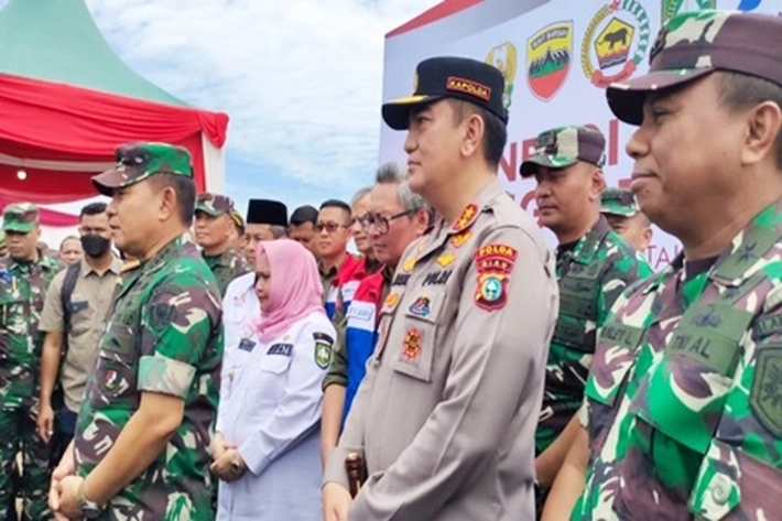 KASAD Jenderal TNI Dr Dudung Abdurachman ke Bengkalis, 'Serahkan Bantuan Keluarga Risiko Stunting'