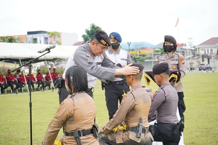 Ditsamapta Polda Riau Gelar Pembaretan Perwira dan Bintara
