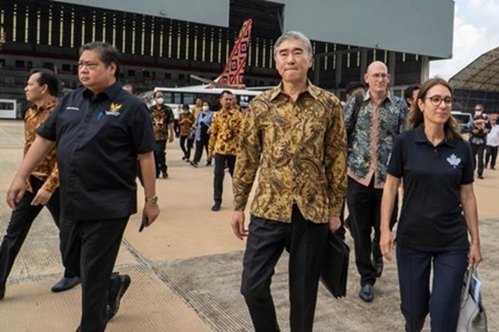 Menko Perekonomian Airlangga Hartarto Ajak Dubes AS dan Kanada Lihat Peluang Investasi di Batam