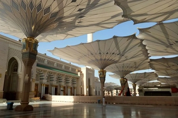 Tiga Unit Payung Elektrik yang Mirip di Masjid Nabawi Mulai Dipasang di Masjid Raya An Nur Riau