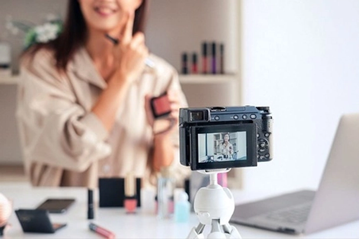 Mengapa Pekerja yang Lebih Muda Bisa Menjadi Influencer di Media Sosial?