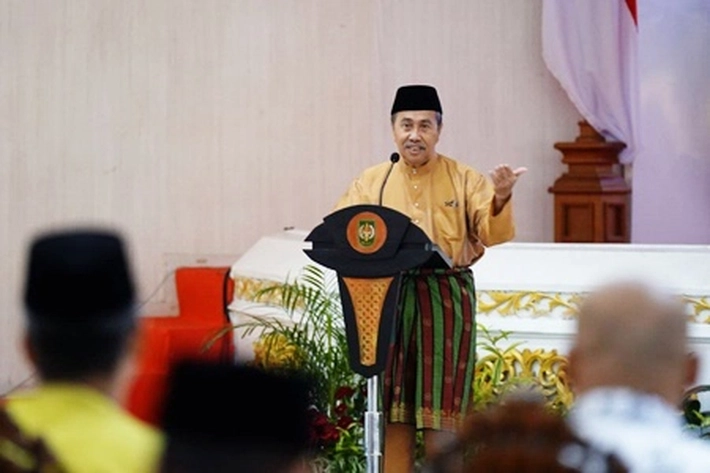 Gubernur Riau Minta Kesejahteraan Guru Terus Dijaga