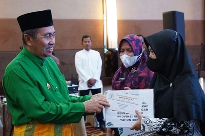 50 Madrasah Mendapat Bantuan Wakaf Uang, 'Hasil Pengelolaan Pemprov Riau'