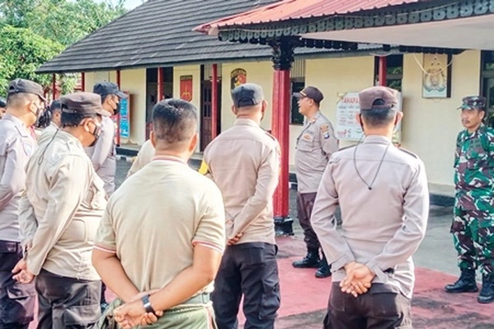 Jajaran Polsek Dabo Singkep dan Koramil Olahraga Bersama, untuk Tingkatkan Imunitas Tubuh juga Stamina