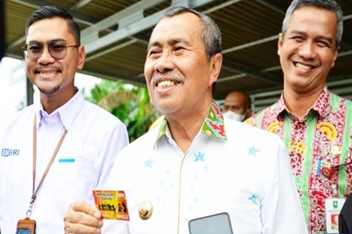 Gernas Disosialisasikan Ditengah Masyarakat, Gubri: 'Belanja Produk Lokal dan Berwisata Cukup di Indonesia Saja'