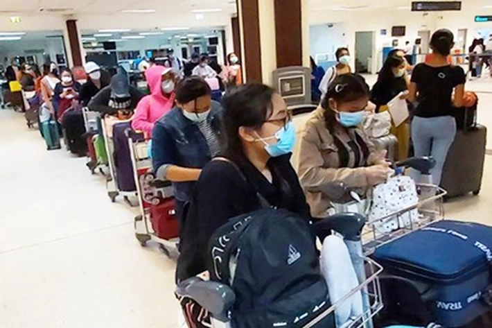 Lebih dari 200 Orang Pekerja Migran Indonesia di Inggris Dipulangkan, 'Sebagian Belum Bisa Menutup Utang'
