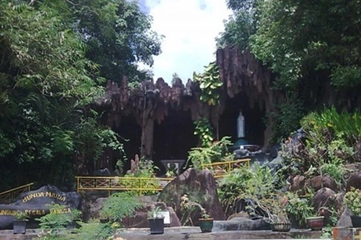 Gua Maria Tanjung Takek Tempat Ziarah di Kepulauan Lingga, 'yang Menyimpan Nuansa Wisata Alam'