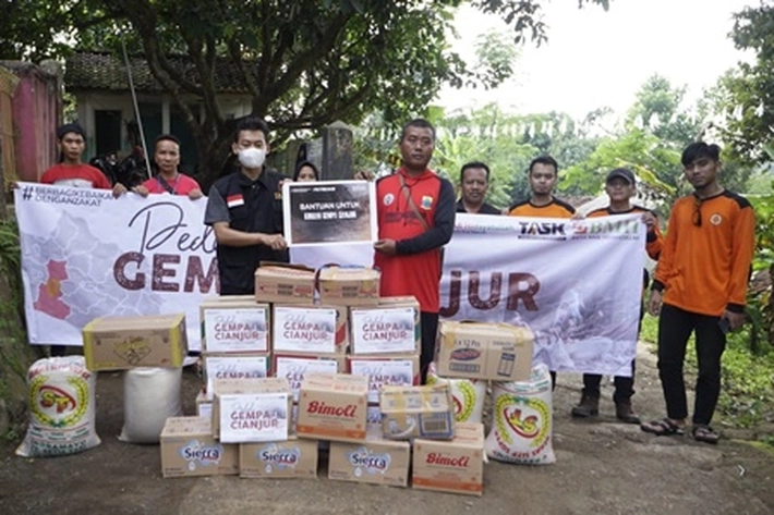 Laznas BMH Salurkan Sembako dan Mukena untuk Warga Terdampak Gempa Cianjur