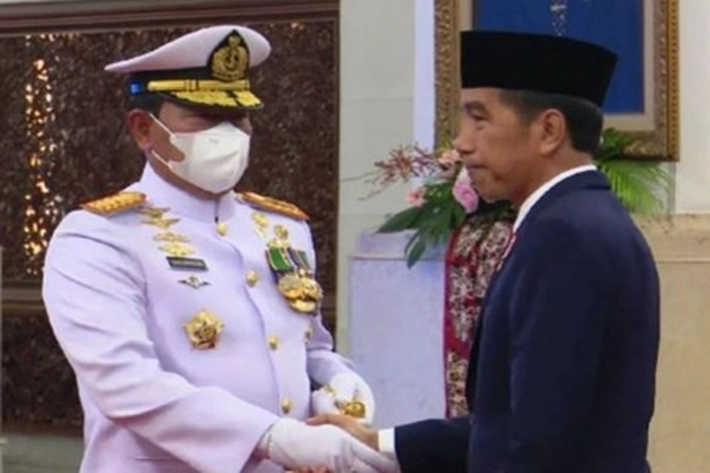 Presiden Joko Widodo Lantik Panglima TNI Baru, Laksamana Yudo Margono
