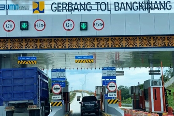 Presiden Jokowi Tinjau Lokasi Tol Pekanbaru-Bangkinang, 'yang Pembangunannya Masih Berjibaku dengan Konflik'