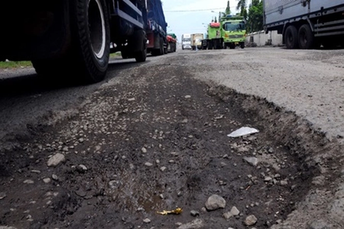 Pemko Pekanbaru Mulai Tambal Sulam Jalan Rusak, 'yang Dibantu Pemprov Riau'