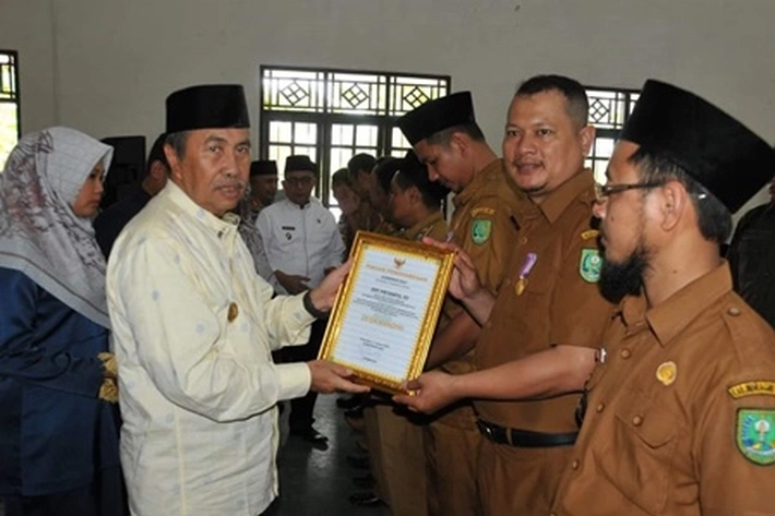 Desa Mandiri di Riau Meroket Tajam, Gubernur Syamsuar Puji 'Kerja Keras' para Kepala Desa