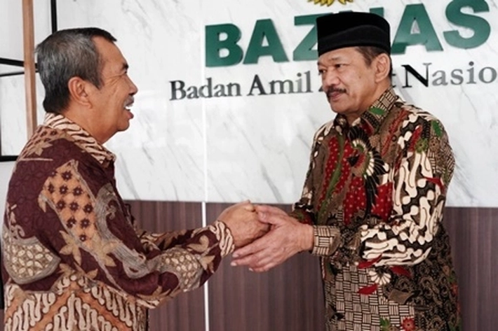Prof KH Noor Achmad Apresiasi Gubri Syamsuar, 'Jalankan Program Pengumpulan Zakat'