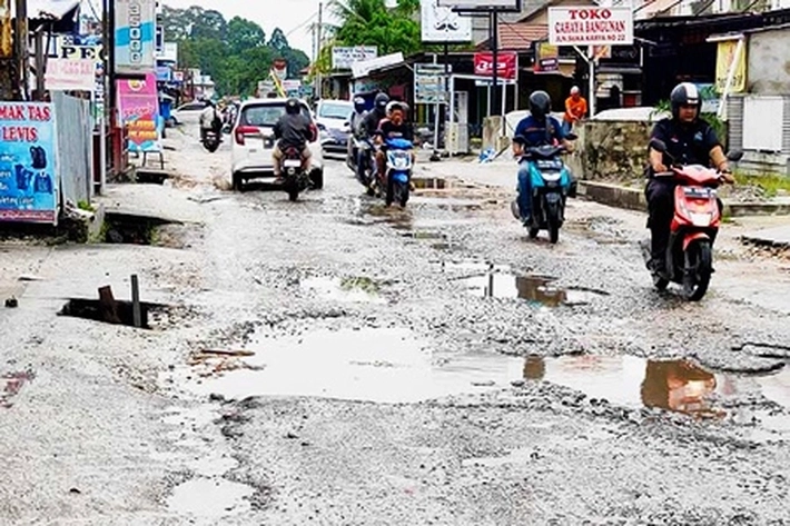 Banyak Jalan 'Neraka' pada Kabupaten-Kota di Riau, 'jadi Tingkat Kemantapan Berkurang'