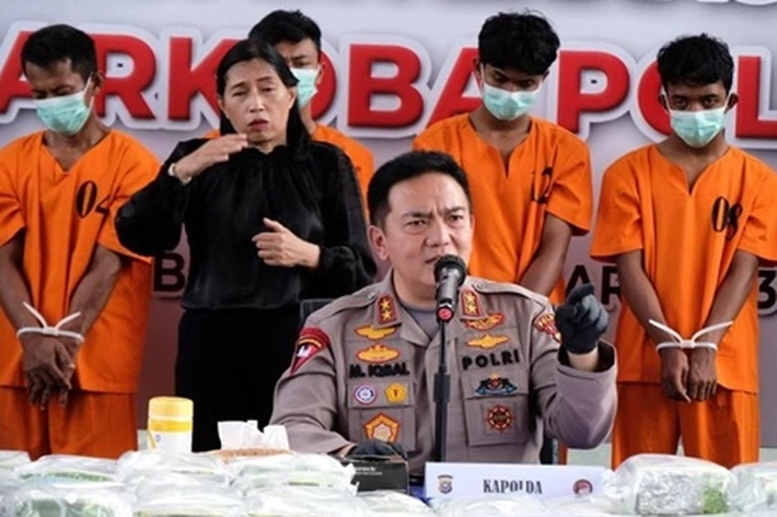 Polisi Tangkap Lima Pelaku Pengedar Narkoba Jaringan Internasional dan Mengamankan 276 kg Narkotika