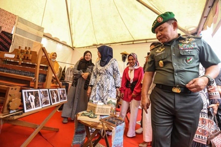 KSAD Jenderal Dudung Abdurachman Ajak Prajurit Teladani Nabi Muhammad dalam Peringatan Isra Miraj