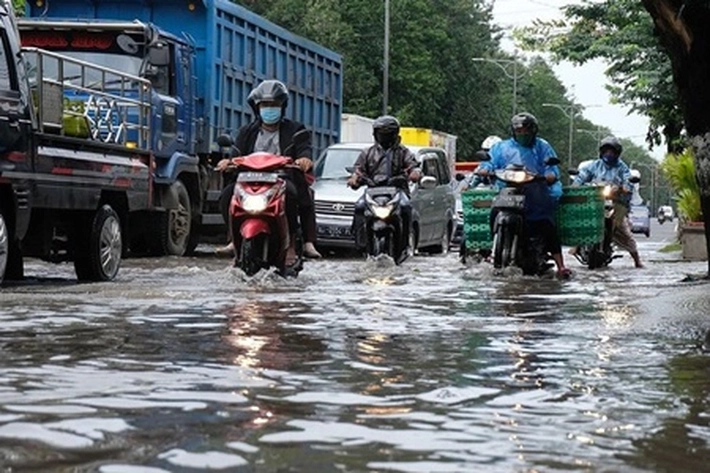 Dewan Kritik Pemprov akan Tinggikan Jalan untuk Atasi Genangan Banjir, 'yang Dinilai Salah dan Ceroboh'