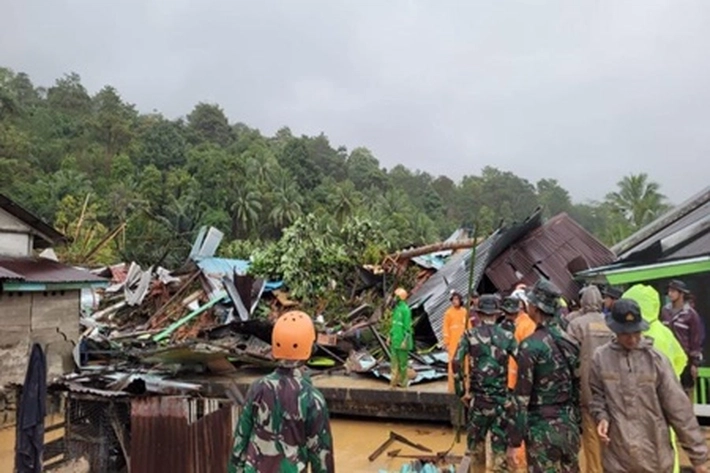 Tim SAR Gabungan Terus Upayakan Lakukan Pencarian dan Penyelamatan Korban Bencana Longsor di Natuna