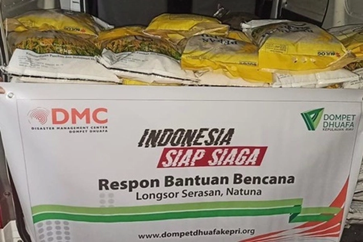 Dompet Dhuafa Salurkan Bantuan Beras dan Logistik untuk Korban Tanah Longsor di Natuna