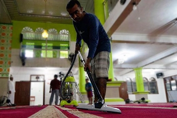 Warga Dilingkungan Rukun Tetangga Goro Masal Bersih-bersih Masjid Jelang Ramadhan, 'yang Sudah jadi Tradisi Tiap Tahunnya'