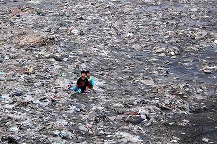 Sungai Citarum Paling Tercemar jadi ‘Kakus Raksasa’, 'yang Berawal dari Kritikan Film Dokumenter Baru Dibersihkan'