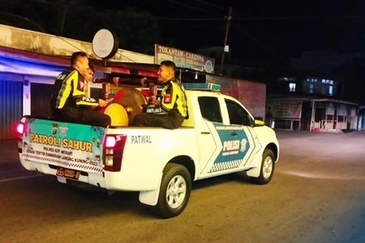 Selama Bulan Suci Ramadan, Personil Sat Lantas Polres Kepulauan Meranti Patroli, 'untuk Bangunkan Warga Sahur'