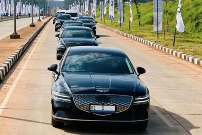 Pemprov Riau Beli 8 Unit Mobil Listrik Rp1,3 Miliar per Unit, 'untuk Kendaraan Dinas Pejabat'
