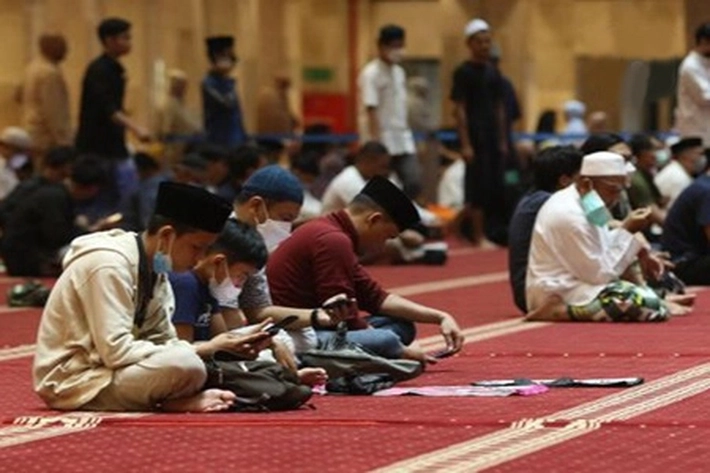 Gubernur Syamsuar Ajak Masyarakat Ramaikan Masjid di Bulan Suci Ramadan, 'untuk Mencapai Ketaqwaan yang Tinggi'
