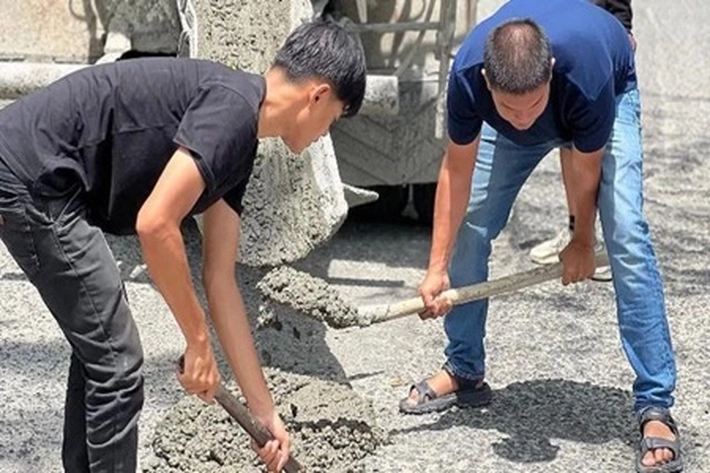 Video Viral di Medsos Pemuda Perbaiki Jalan Rusak di Pekanbaru, 'jadi Berakhir Kena Teror'