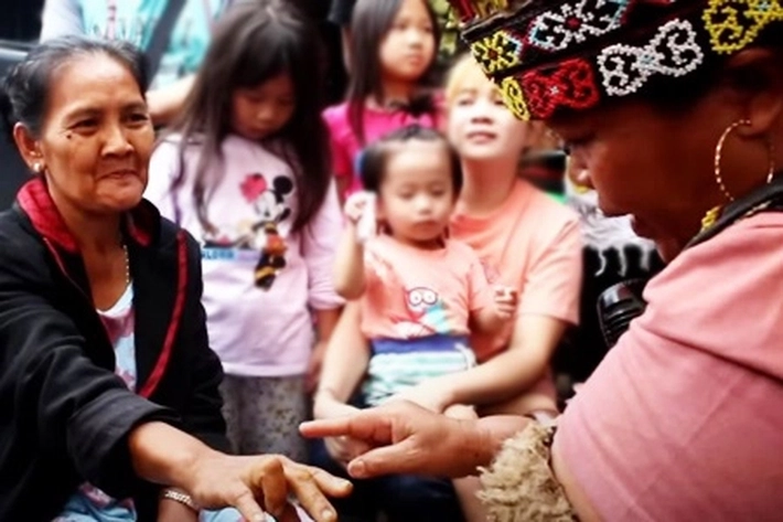 Petualangan Ida Dayak Melakukan Pengobatan Alternatif Cukup Menarik, 'Bisa Sembuhkan Patah Tulang Hingga Stroke'