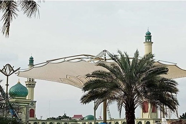 Salat Idul Fitri di Masjid Raya Annur Riau Batal karena Proyek Payung Elektrik Mandek, Legislatif: Kinerjanya Memang Tak Becus