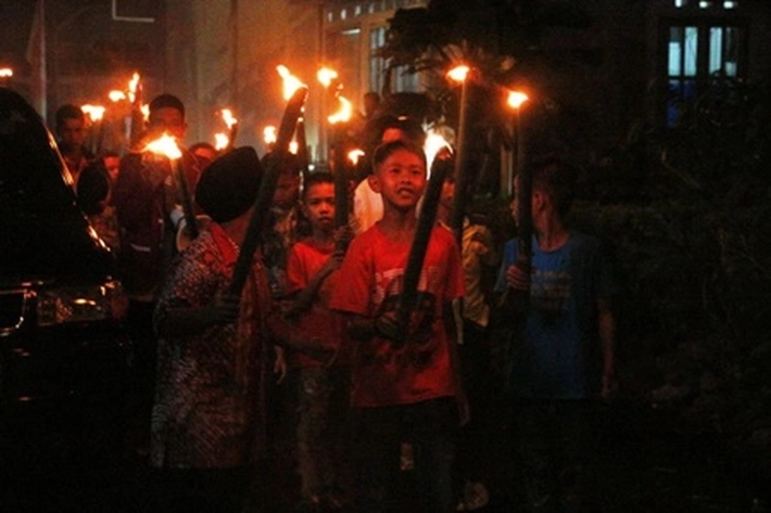 Pawai Takbiran Idul Fitri Menggema yang Dipenuhi dan Disaksikan Masyarakat Pekanbaru