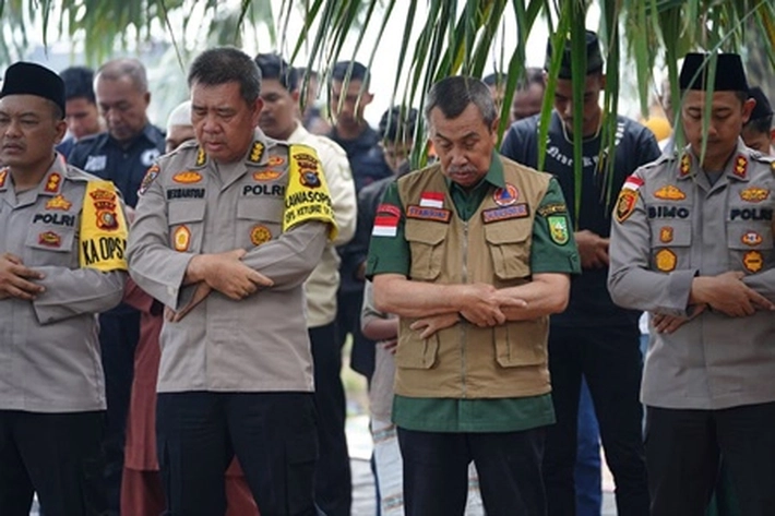 Hentikan Karhutla di Kemarau Panjang, Gubernur Syamsuar Ajak Masyarakat Sholat Istisqa, 'untuk Keberlangsungan Ekosistem Lingkungan'