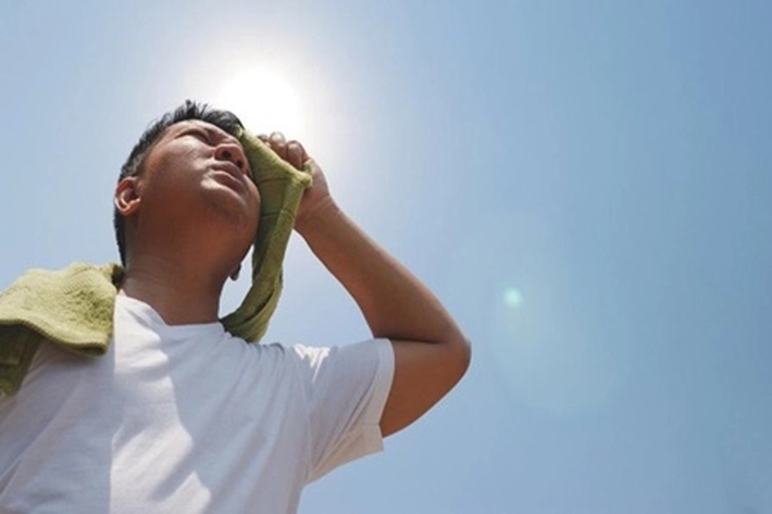 Masyarakat Mulai Keluhkan Cuaca Panas Ekstrim yang Mencapai 34-35 Derajat Celsius
