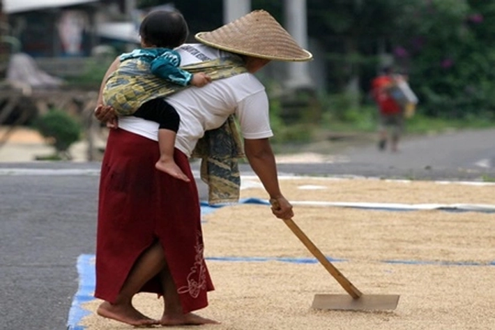 Pengorbanan para Ibu Sungguh Dahsyat Bisa Buat Ekonomi Lebih Makmur, 'Tetapi juga Membesarkan Anak, yang Tidak Pernah Bisa Berhenti Bekerja'