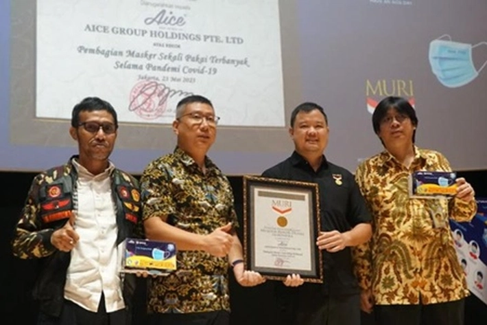 Aice Group Catat Rekor MURI Bagikan Masker Medis Terbanyak Selama Pandemi Covid-19