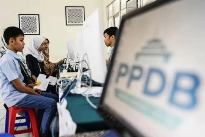 Jumlah Penerimaan Peserta Didik Baru online untuk SMA/SMK Negeri di Riau ada 56.312 Siswa