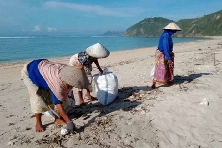 Cara Masyarakat Mengatasi Sampah Limbah Plastik, 'yang Bisa jadi Produk Jutaan Rupiah'